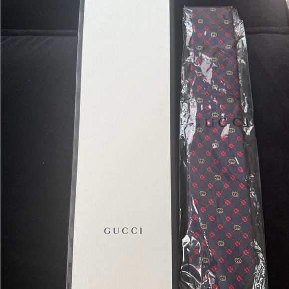Brand new with box men’s Gucci tie - Picture 1 of 10